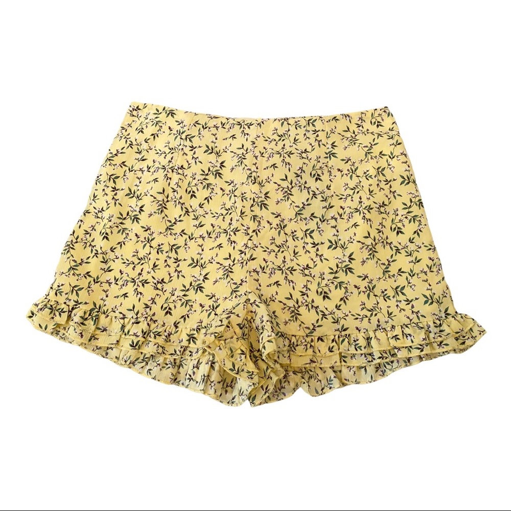 NWT Nasty Gal floral high waisted shorts (Size 6)
